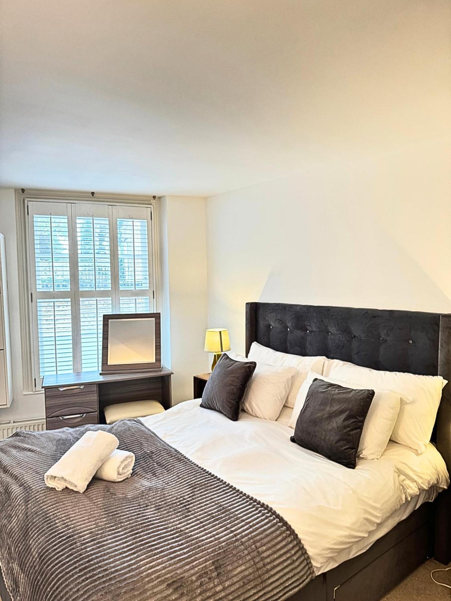 The Heart Of Kensington Mews - 3 Bedrooms House-Private Entrance-Hyde Park Walk Away-Green Park 9 Minutes Underground- The Best Of London With Glamour Of Kensington Bagian luar foto