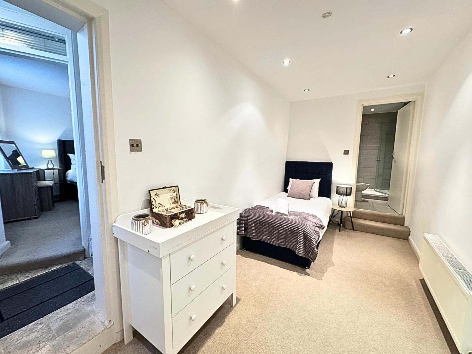 The Heart Of Kensington Mews - 3 Bedrooms House-Private Entrance-Hyde Park Walk Away-Green Park 9 Minutes Underground- The Best Of London With Glamour Of Kensington Bagian luar foto